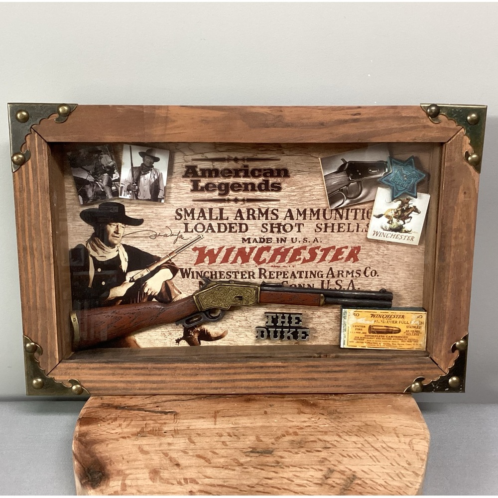 🟤 John Wayne - The Duke - Highly Collectible American Legends Shadow Box - Rare